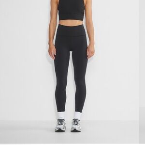 Aritzia Black Golden Butter style Cheeky leggings